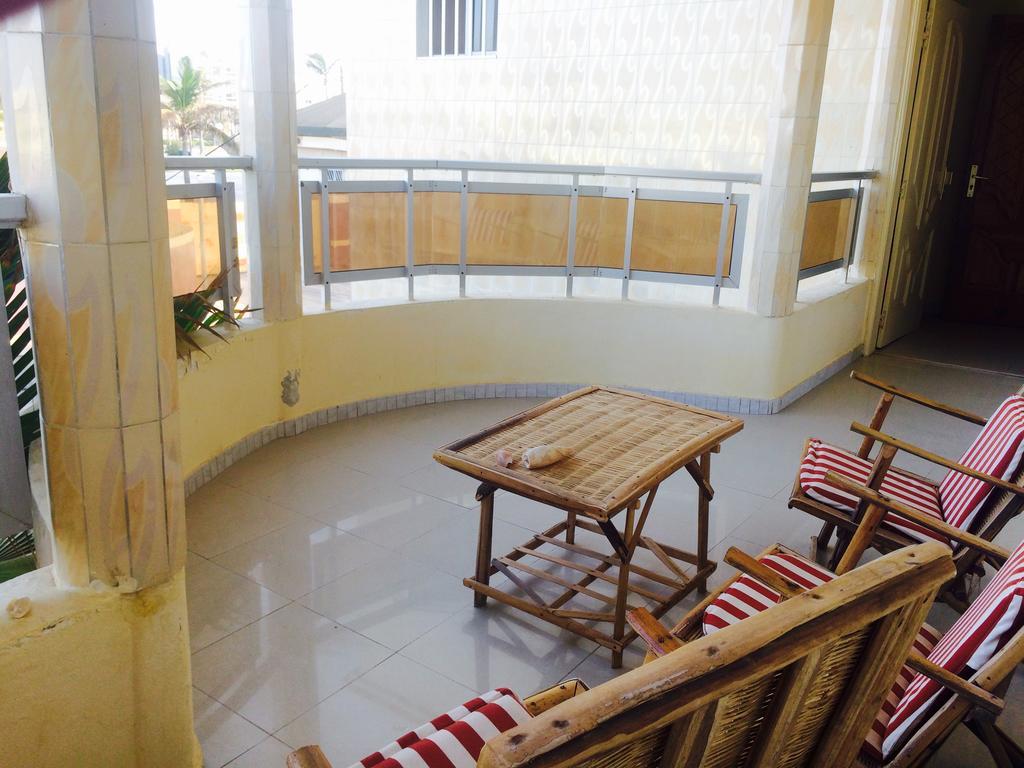 Ker Jahkarlo Hotel Yof Exterior foto